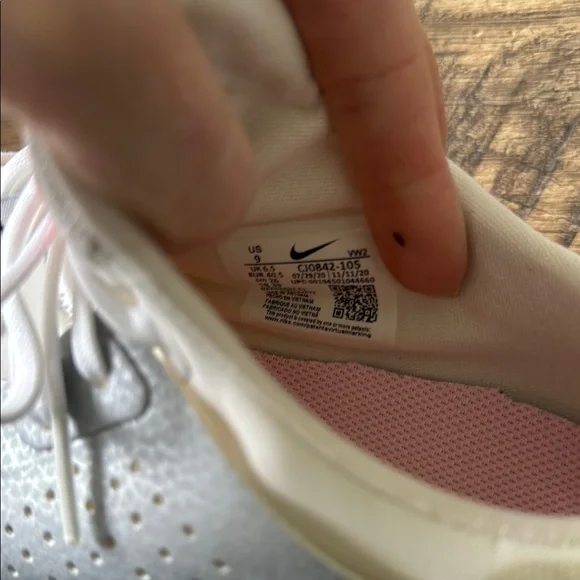 NWOT Nike White and Gray Athletic Shoes with Breathable Mesh - Picture 6 of 6